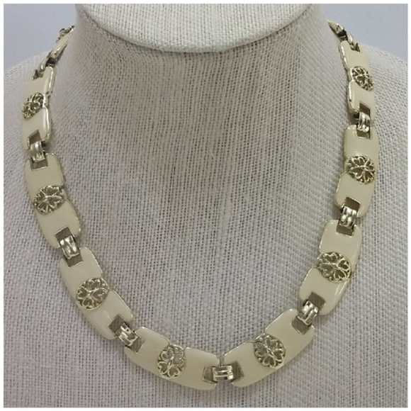 Goldtone Filigree and Enamel Hinged Necklace - Picture 3 of 8